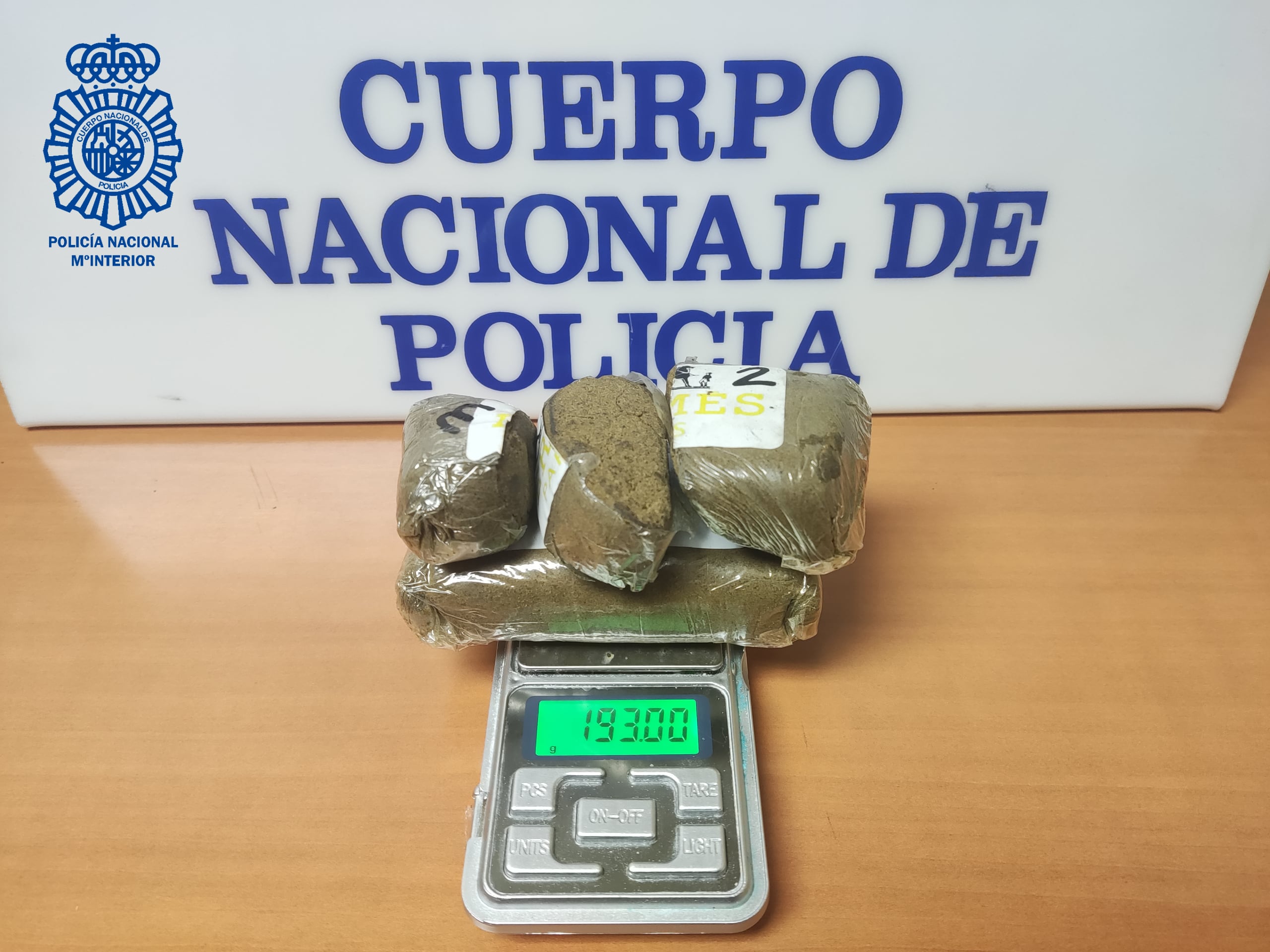 Droga intervenida al detenido