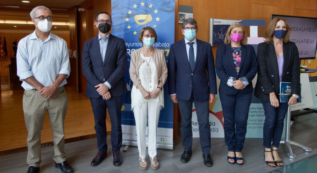 Imagen de responsables de SImetría y de la UJI.