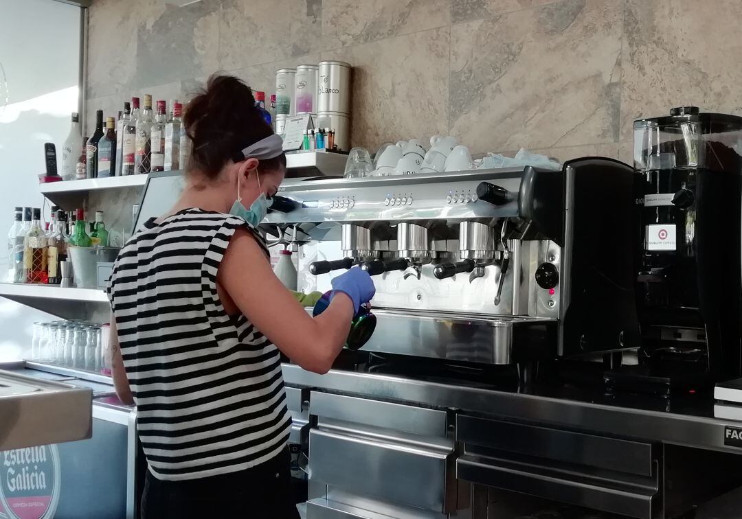 Trabajadora en una cafetería