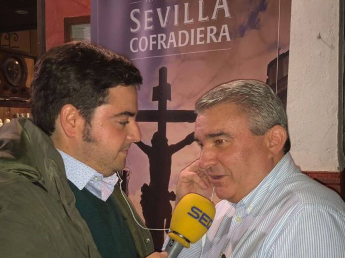 Cruz de Guía en la presentación de la revista 'Sevilla Cofradiera'