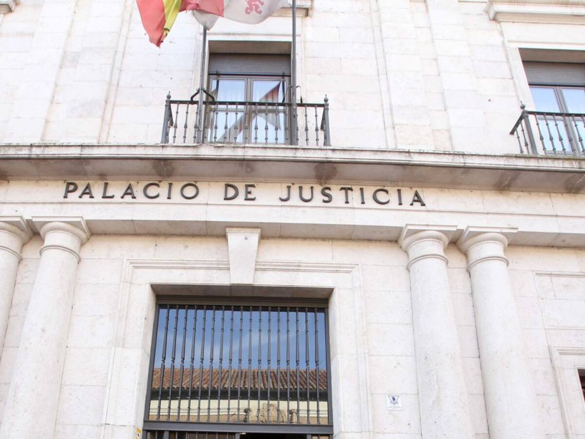 Piden investigar a una madre por manipular a su hija para que denunciara abusos del padre