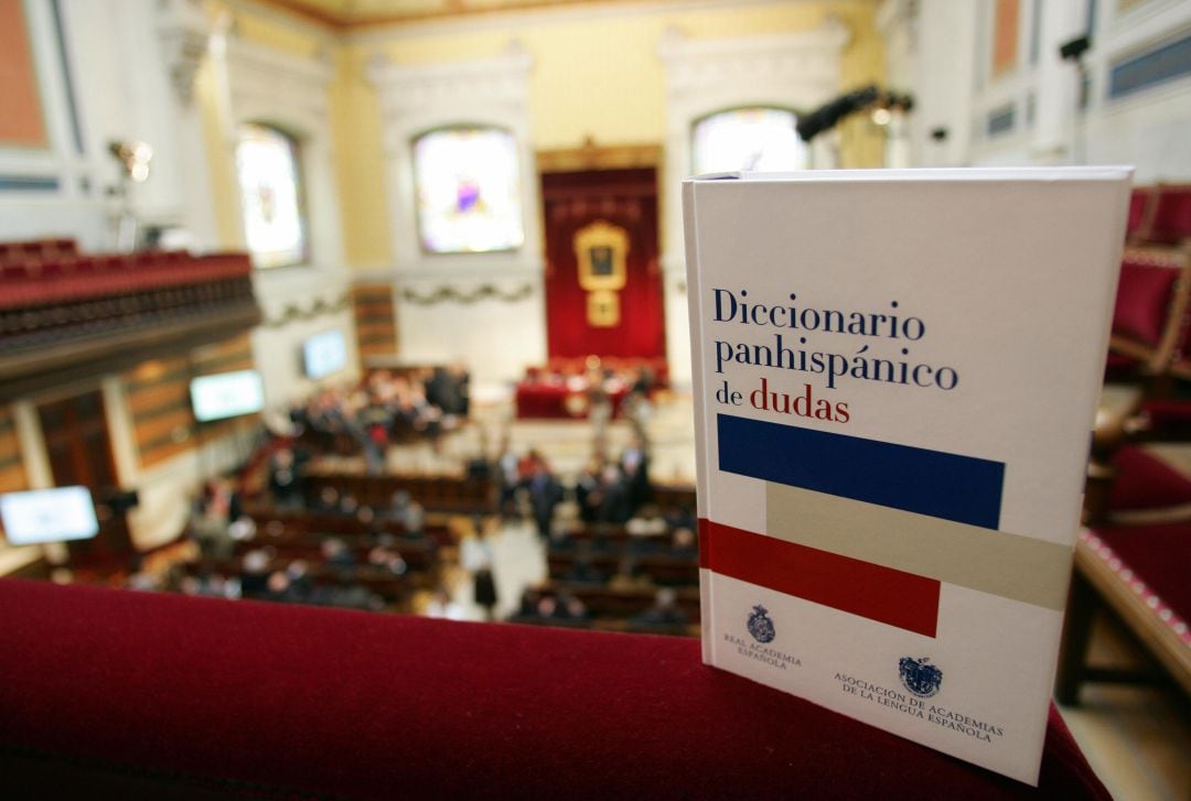 Diccionario de la Real Academia Española.