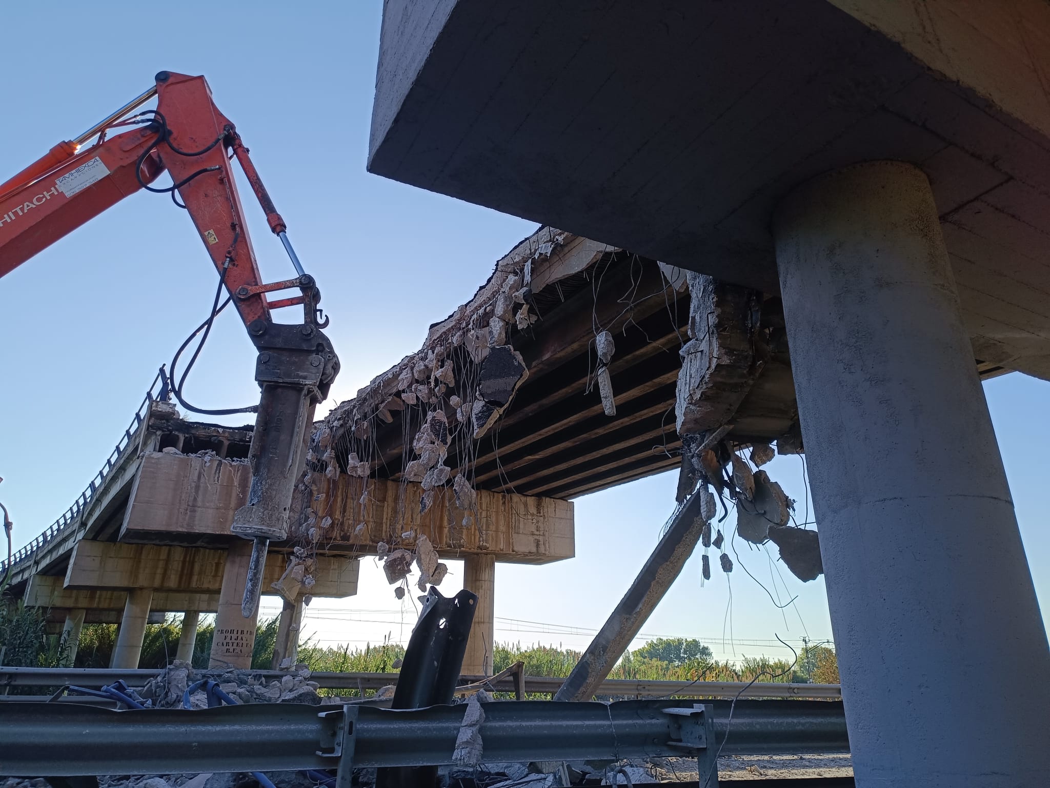 Así ha quedado el puente tras el accidente.
