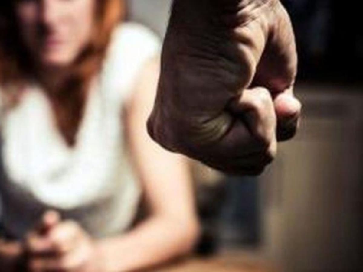 "Mi expareja era tan obsesiva que me tiró la ropa que había utilizado con mis novios anteriores"