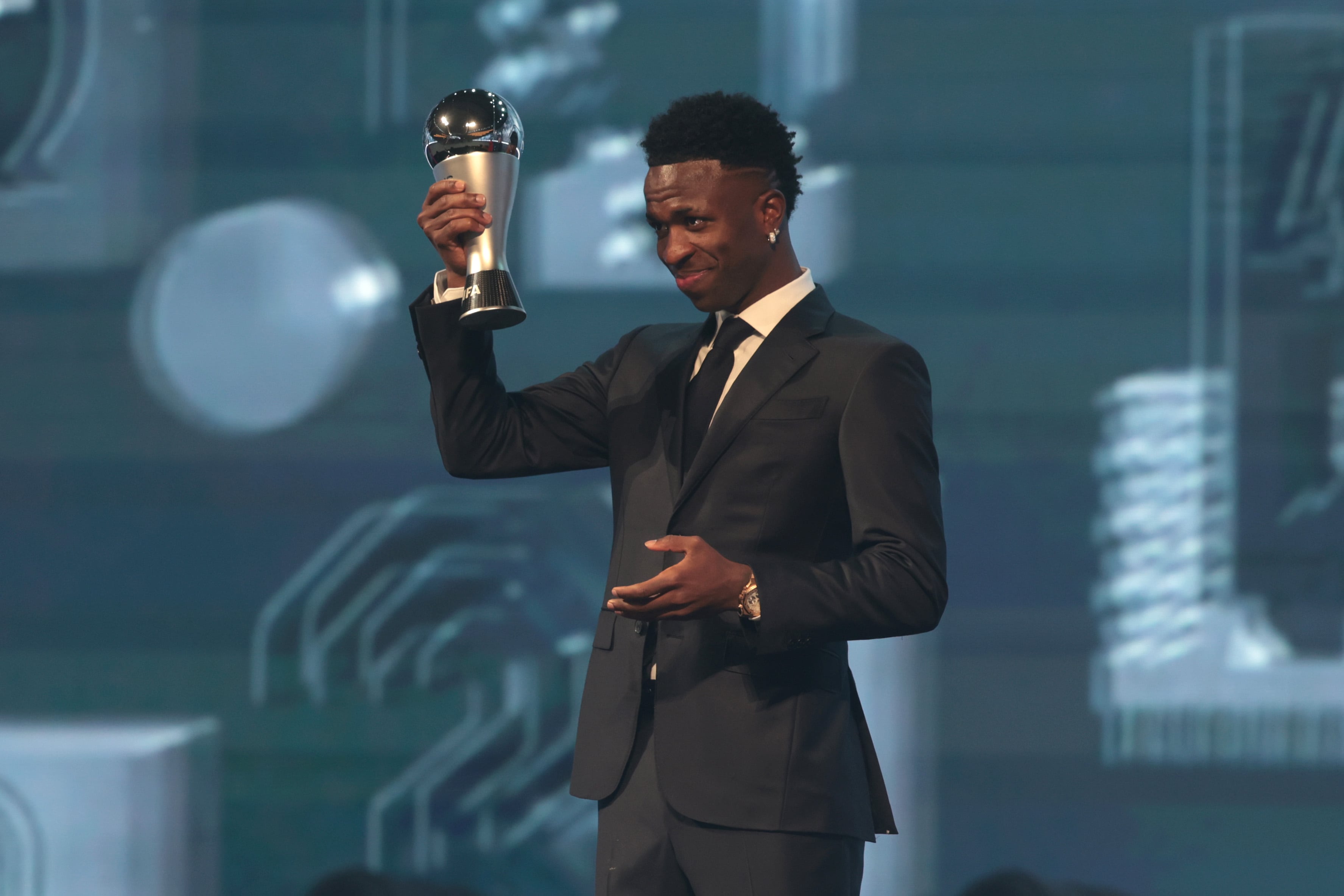 Vinicius recoge su premio en la gala &#039;The Best&#039; 2024