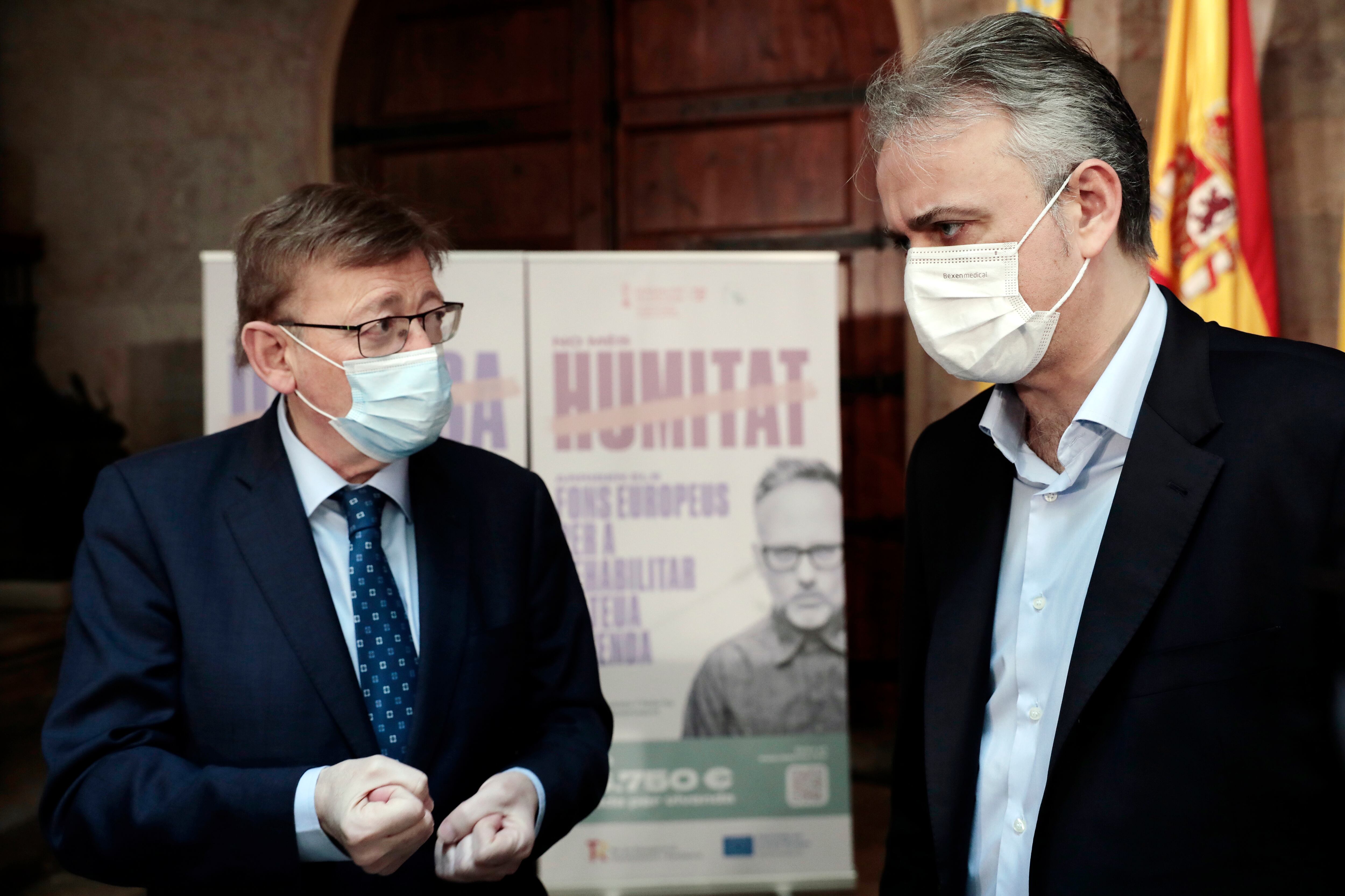 El president de la Generalitat, Ximo Puig, durante la presentación de las ayudas Next Generation a la rehabilitación de edificios de viviendas y mejora de la eficiencia energética, junto al vicepresidente segundo y conseller de Vivienda, Héctor Illueca