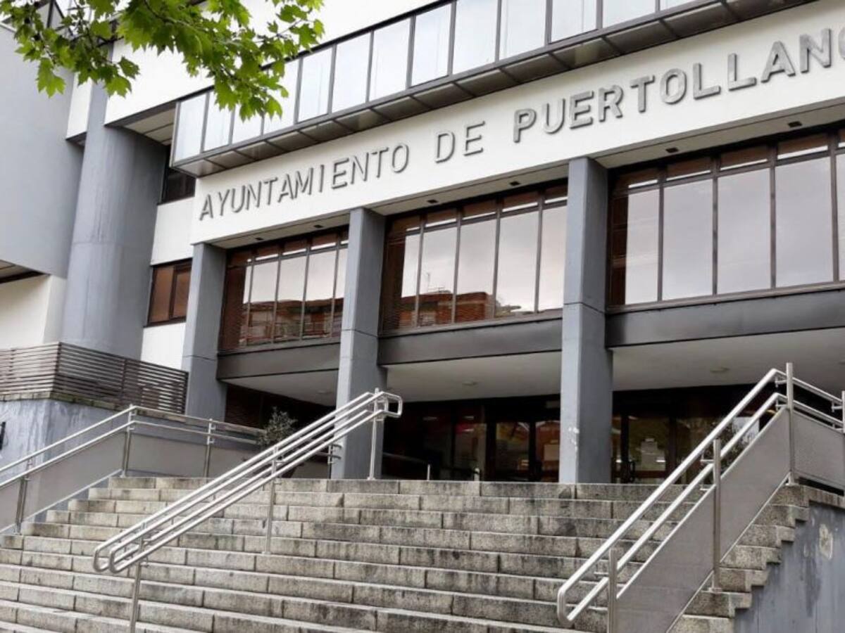 Banderas a media asta en Puertollano por las víctimas del COVID-19