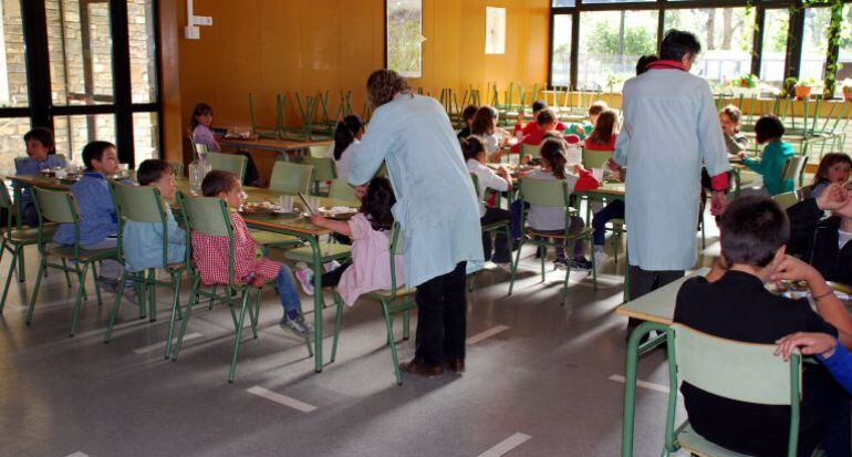 Les beques menjador que cobreixen el 100% de l'import s'han reduït un 15%.