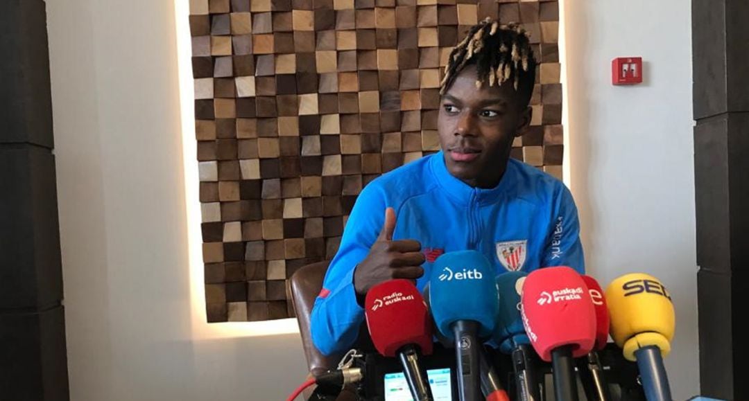 Nico Williams, durante la rueda de prensa en el hotel de concentración del Athletic en Riad