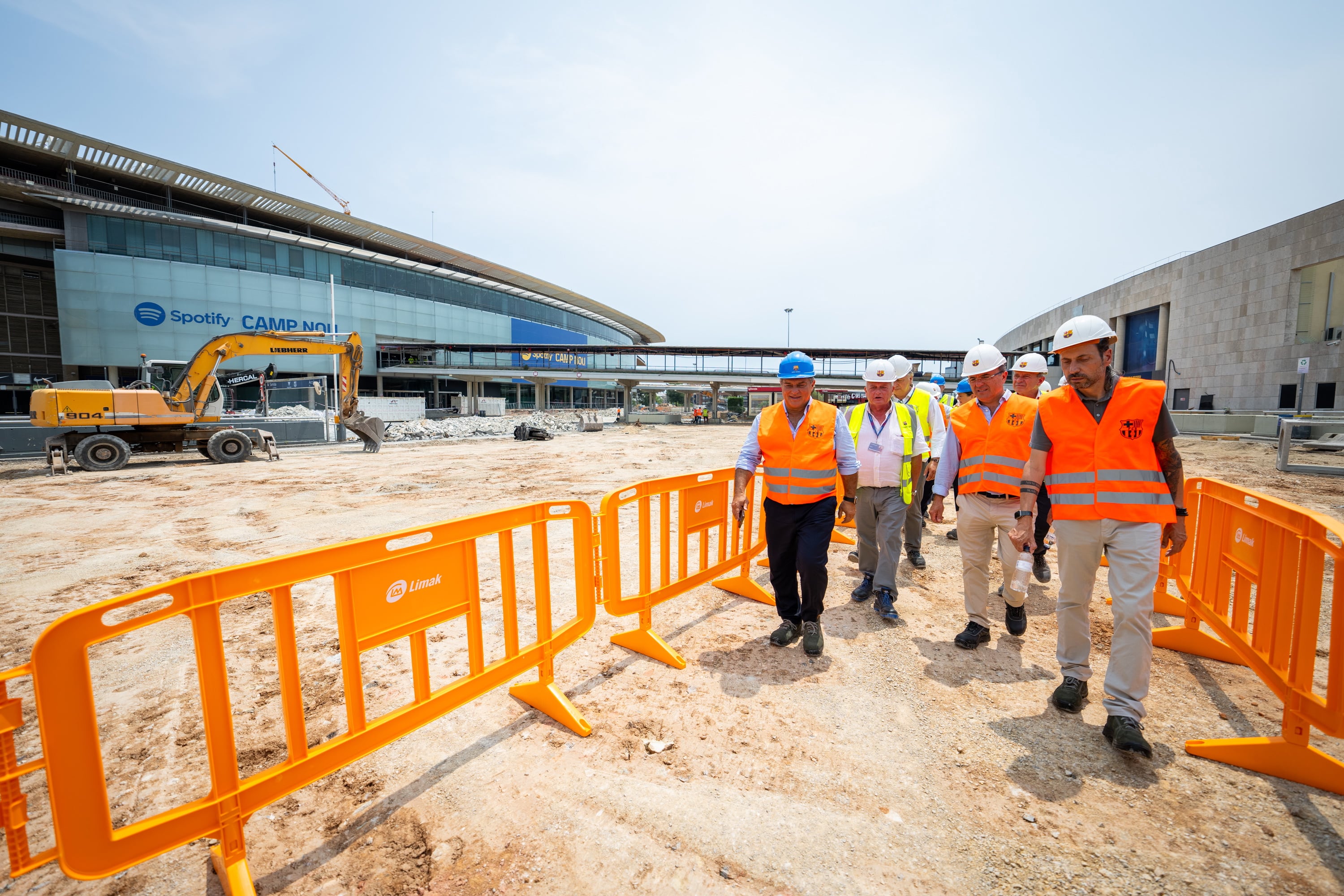 Joan Laporta y su junta directiva han visitado este miércoles las obras del Spotify Camp Nou