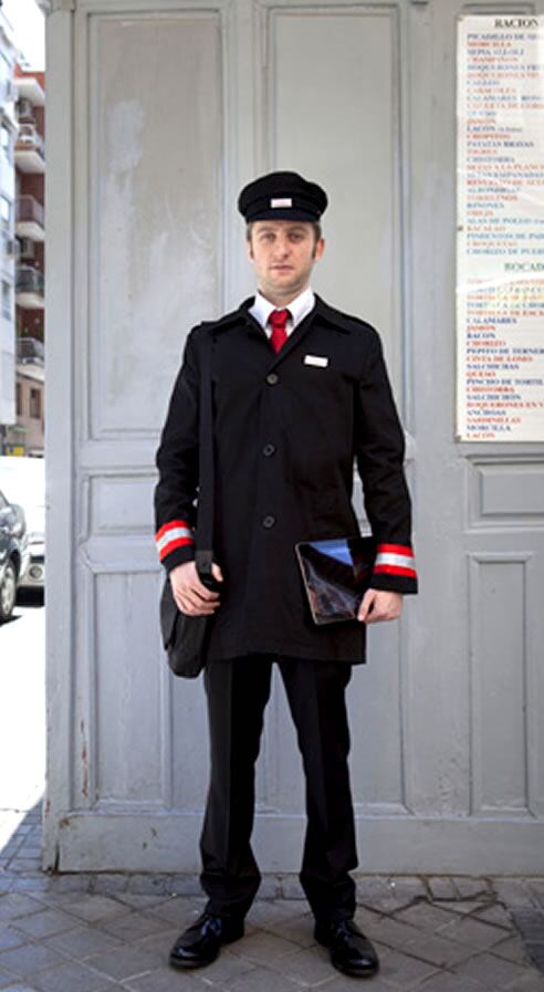 La extinguida figura vuelve a las calles del madrileño barrio deChamberí durante dos semanas para ayudar a sus vecinos