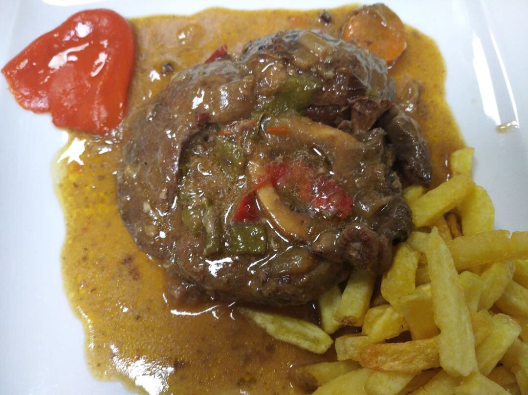 Ossobuco de ternera al vino tinto