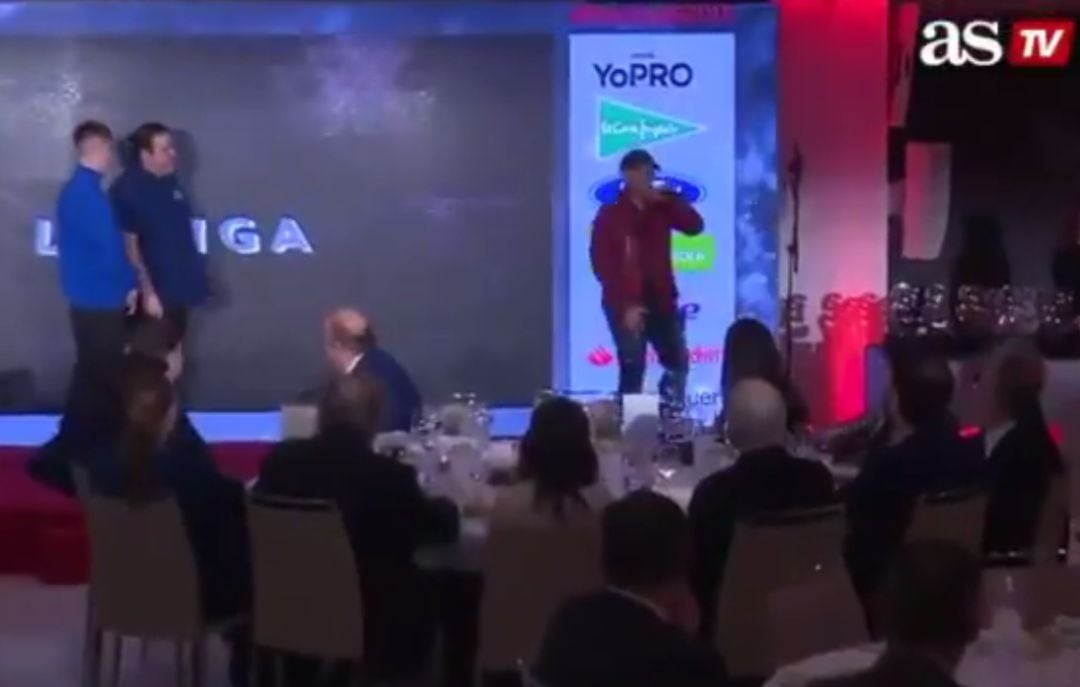 Blon rapeando en la Gala de Premios del AS