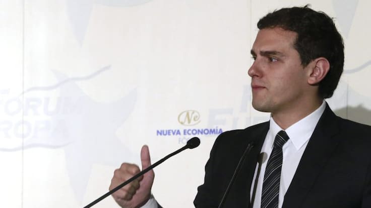 La firma de Àngels Barceló: Tan decente o tan corrupto habiendo nacido en democracia o dictadura