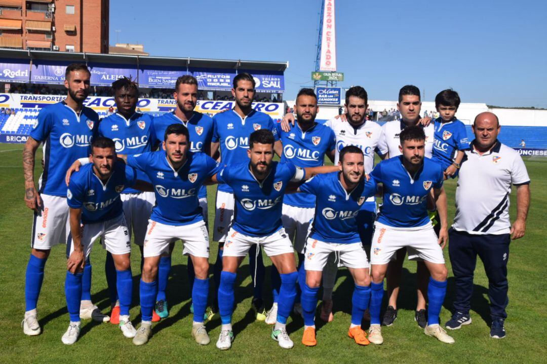 Once inicial del Linares Deportivo ante la UD San Pedro en Linarejos