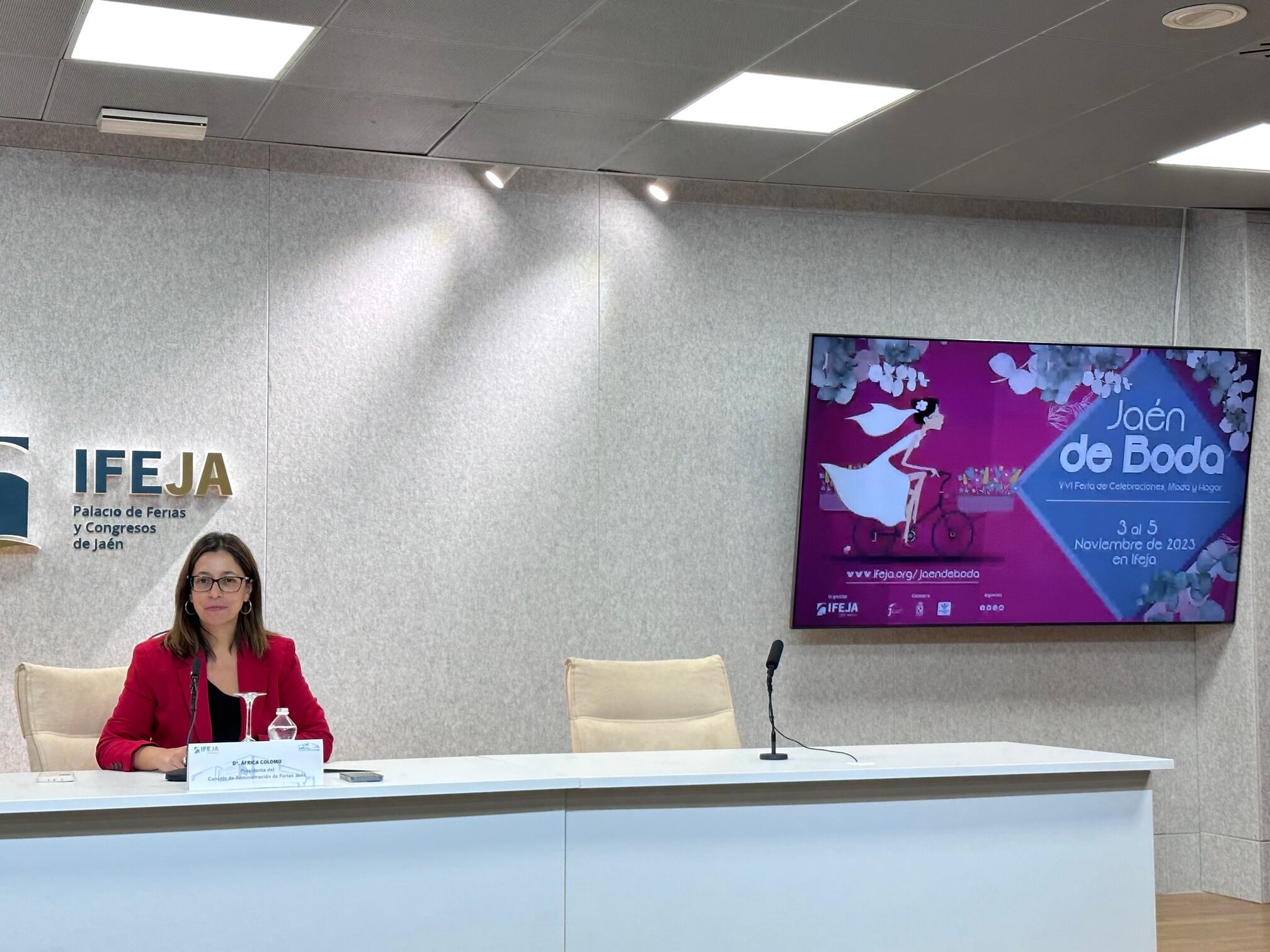 La presidenta de Ferias Jaén, África Colomo, presenta Jaén de Boda.