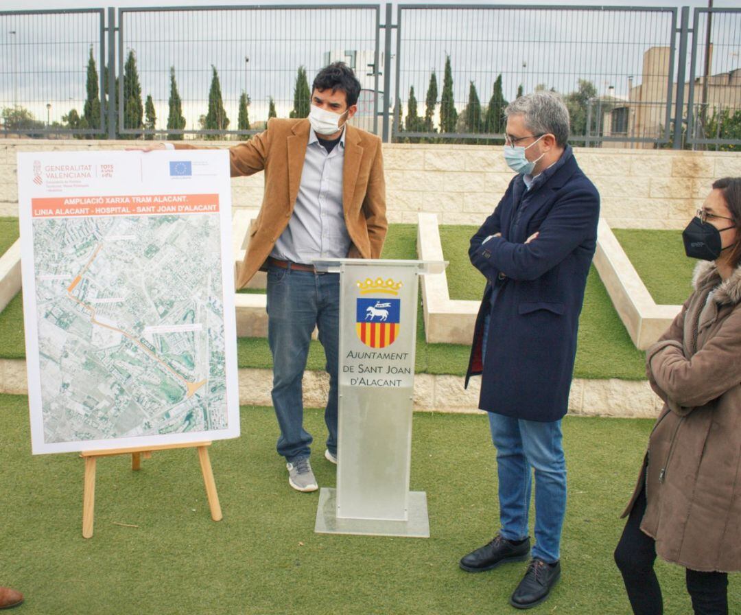 Jaime Albero y Arcadi España, el pasado 7 de diciembre, en la presentación de la ampliación del TRAM