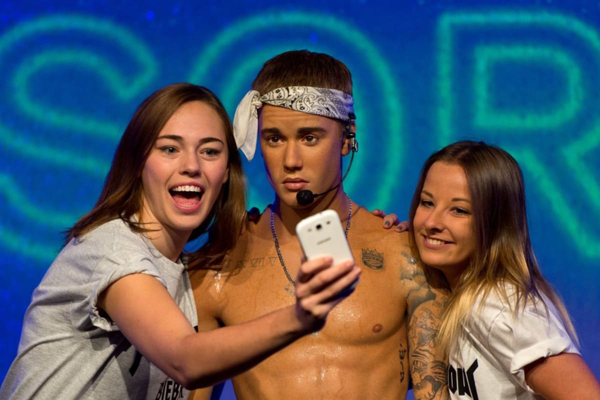 LONDON, ENGLAND - OCTOBER 09:  New 'wet look' Justin Bieber figure is unveiled at Madame Tussauds on October 9, 2016 in London, England.  (Photo by Ben A. Pruchnie/Getty Images)
