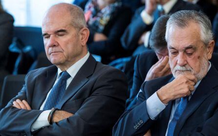 Manuel Chaves y José Antonio Griñán durante la última sesión del juicio de los ERE