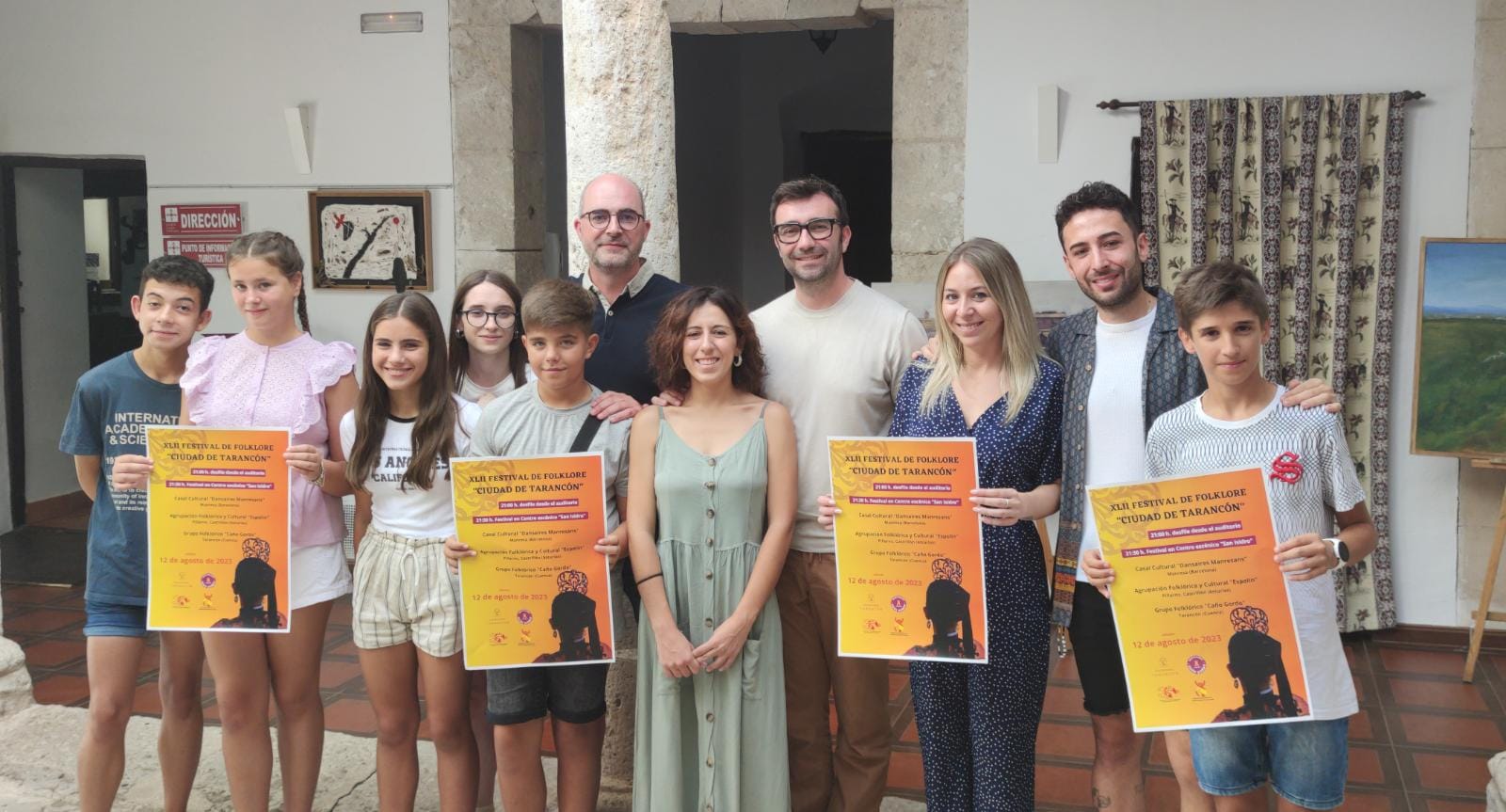 Caño Gordo presenta junto a sus nuevas incorporaciones y Raúl Añover, concejal de Cultura en Tarancón, la XLII edición del festival de Folklore “Ciudad de Tarancón”