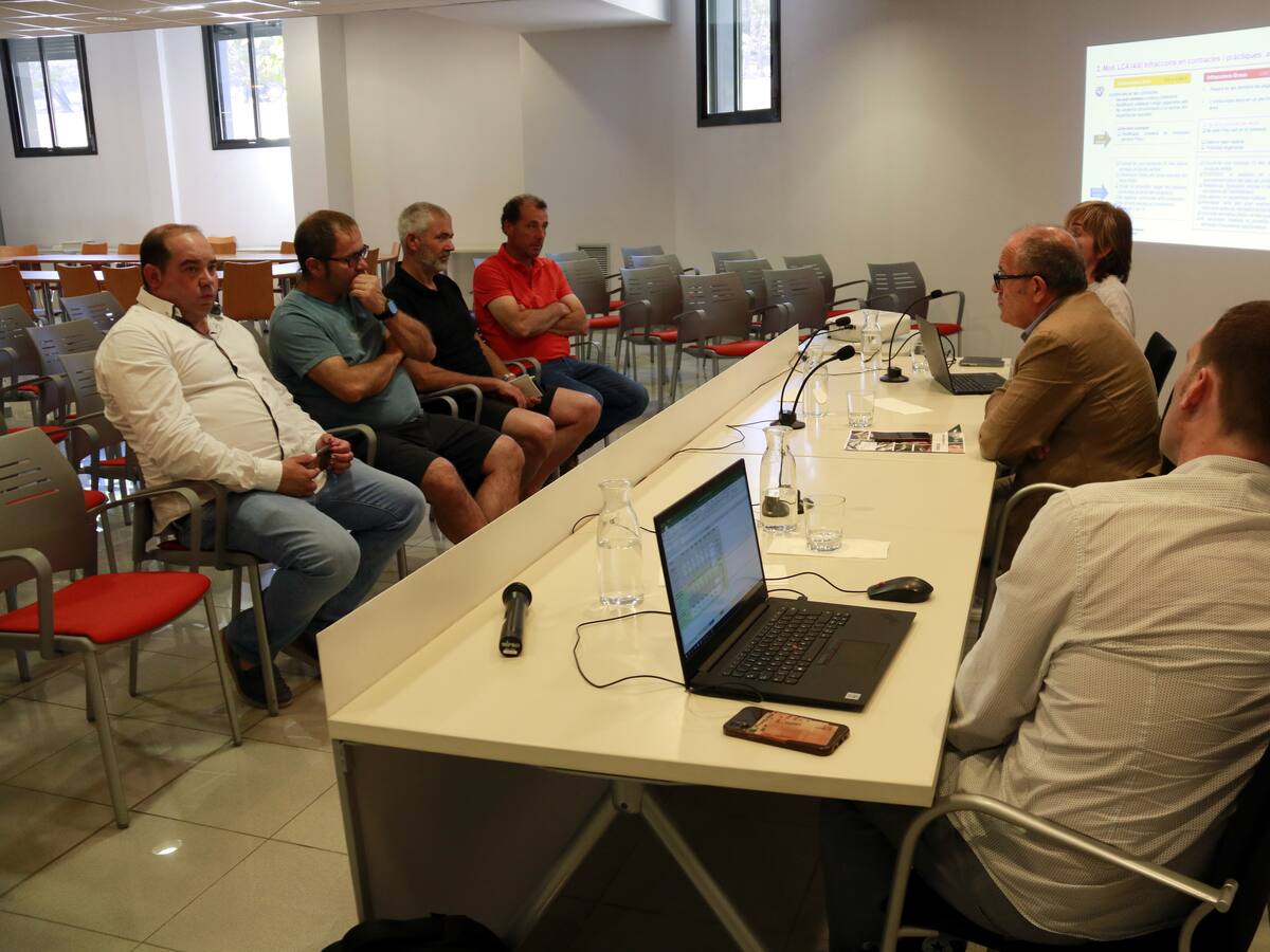 Acció Climàtica posa a l'abast dels ramaders d'aviram una eina per poder calcular els costos reals de producció