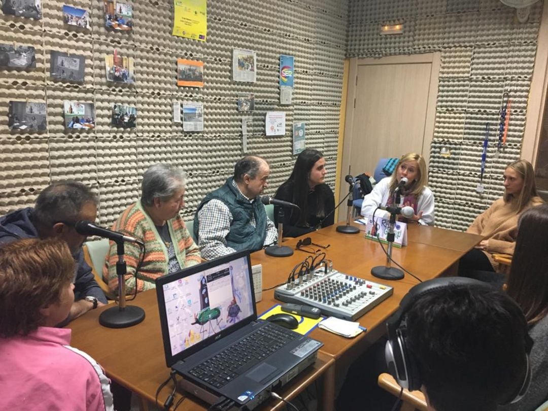 Los responsables del Festival Solidario se acercaron hasta los estudios de Radio Gurugú