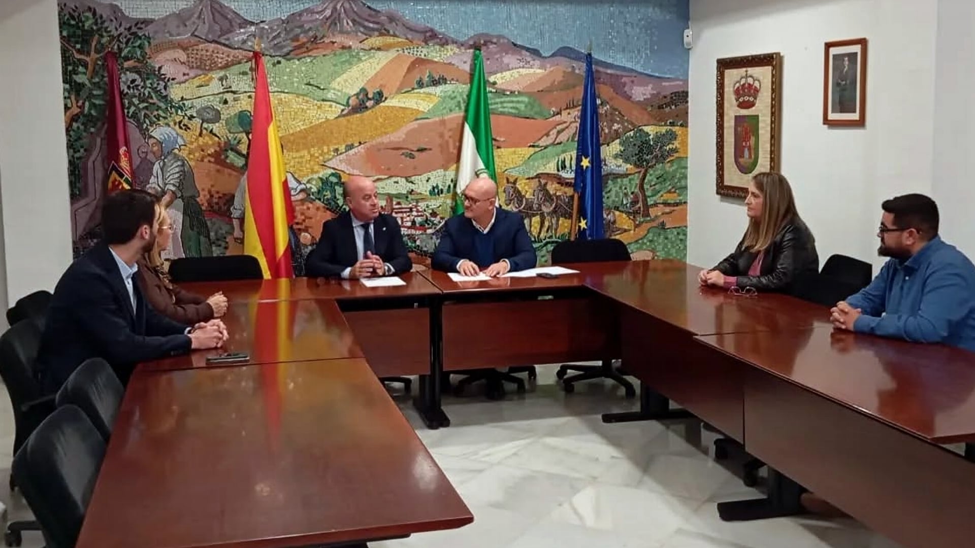 Los alcaldes de Casabermeja y Antequera firman el acuerdo para la explotación de un pozo situado en Las Pedrizas