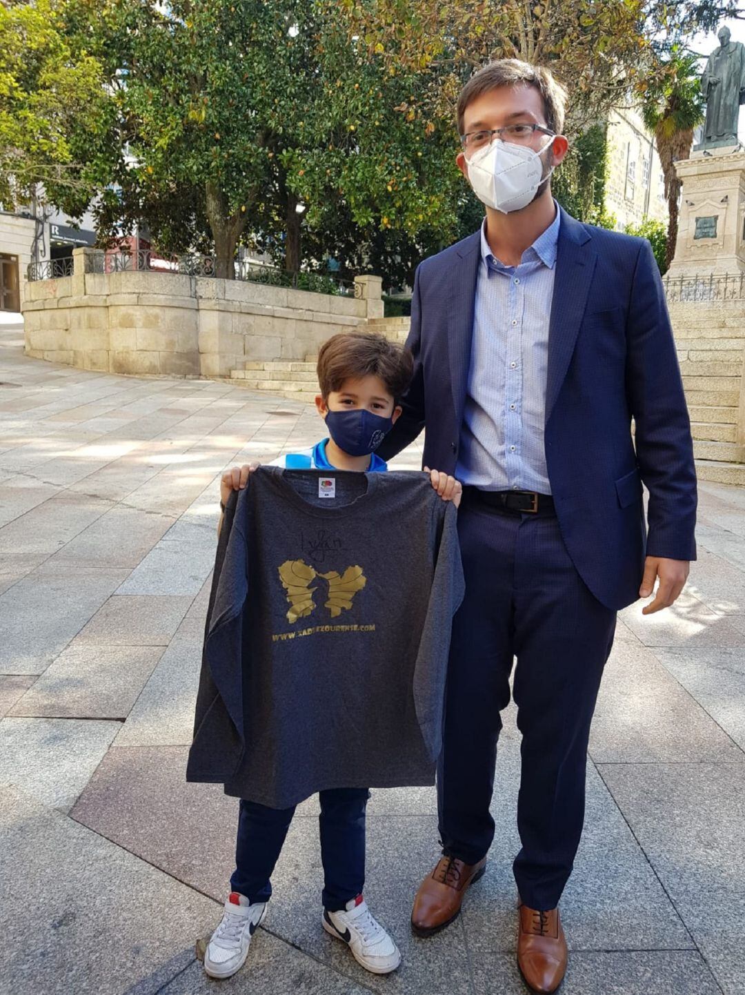 Iván Salgado, gran maestro ajedrecista ourensano, con Daniel Manrique, jovencísima promesa ourensana del ajedrez a nivel internacional