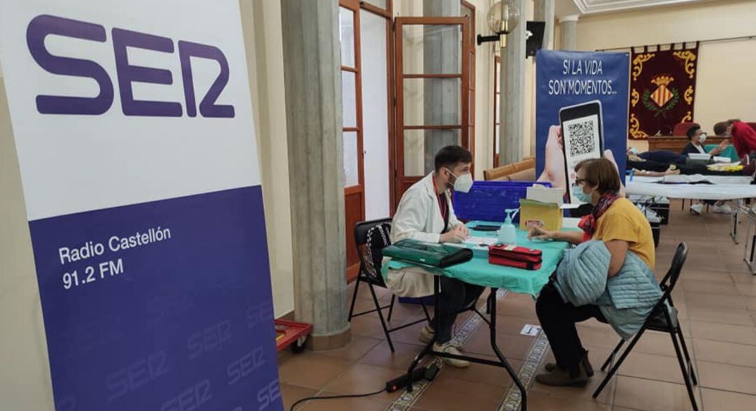 Maratón de donación de sangre de Radio Castellón en la Casa dels Mundina de Vila-real