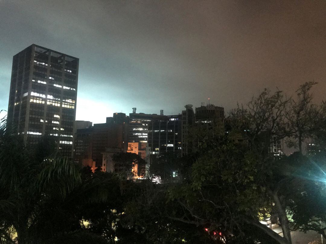 Caracas, durante uno de los cortes de luz intermitente.