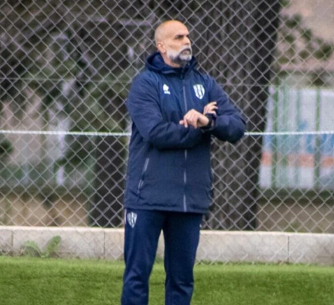Diego Serrano, entrenador de la SD Huesca juvenil de División de Honor