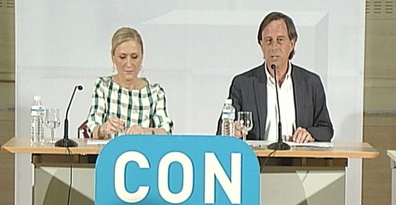 Cristina Cifuentes e Ignacio García de Vinuesa durante la campaña electoral de las pasadas elecciones municipales y autonómicas