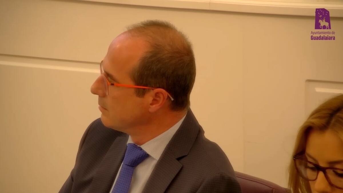 El PSOE no entra al trapo y se niega a votar la moción sobre la amnistía en el Ayuntamiento de Guadalajara