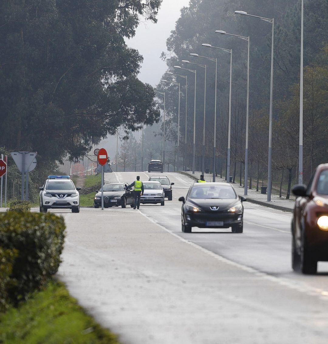 Un control policial en la frontera de Galicia con Portugal