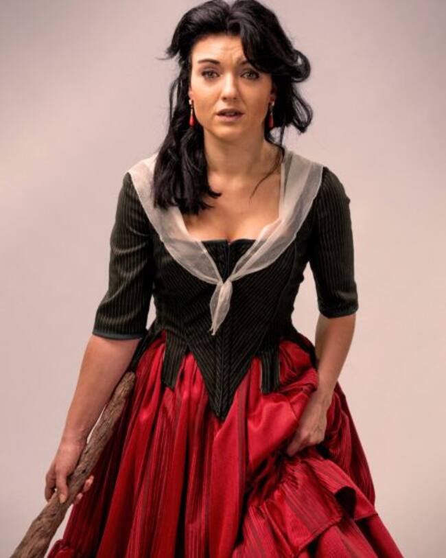 Tania Orozco interpretando a La Galana