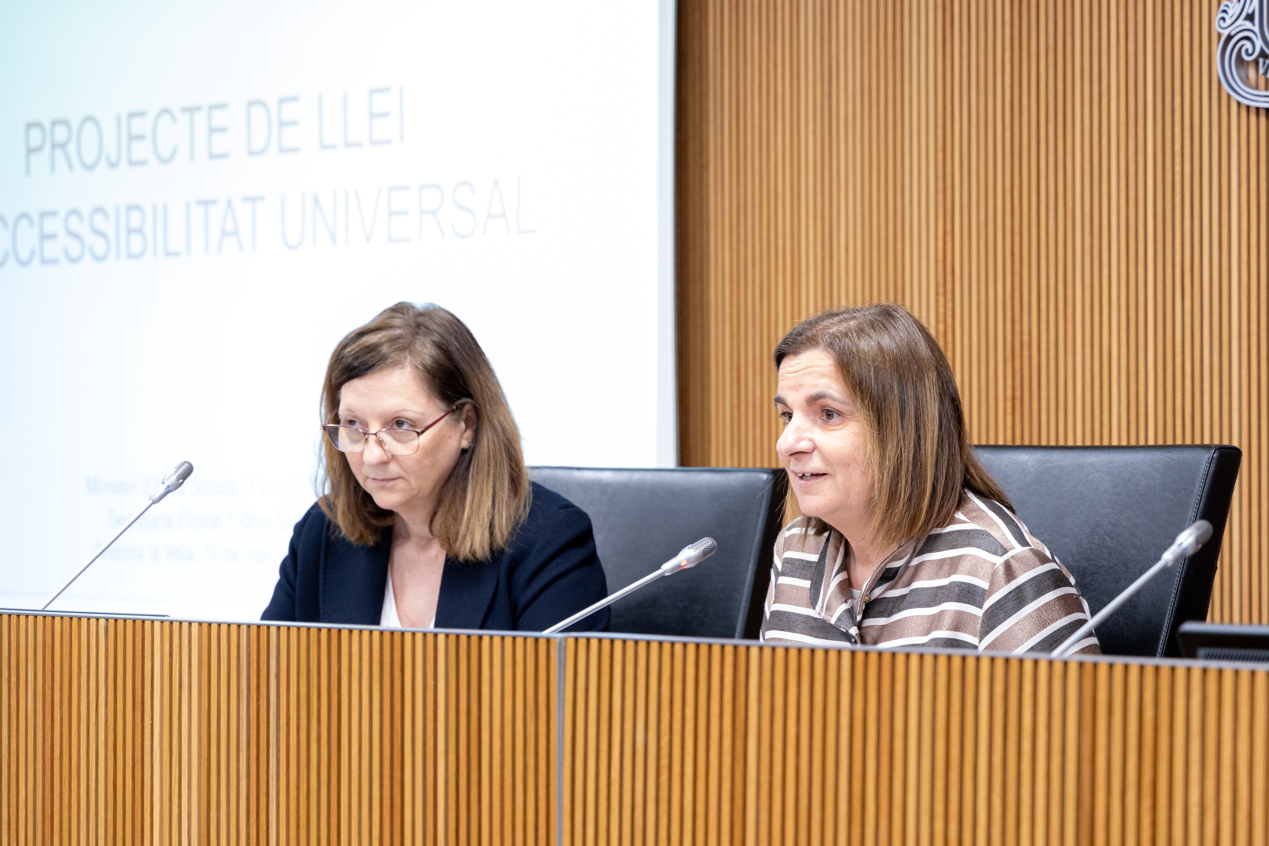 La ministra d&#039;Afers Socials i Funció Pública, Trini Marín, i la secretària d&#039;Estat d&#039;Afers Socials, Ester Cervós,