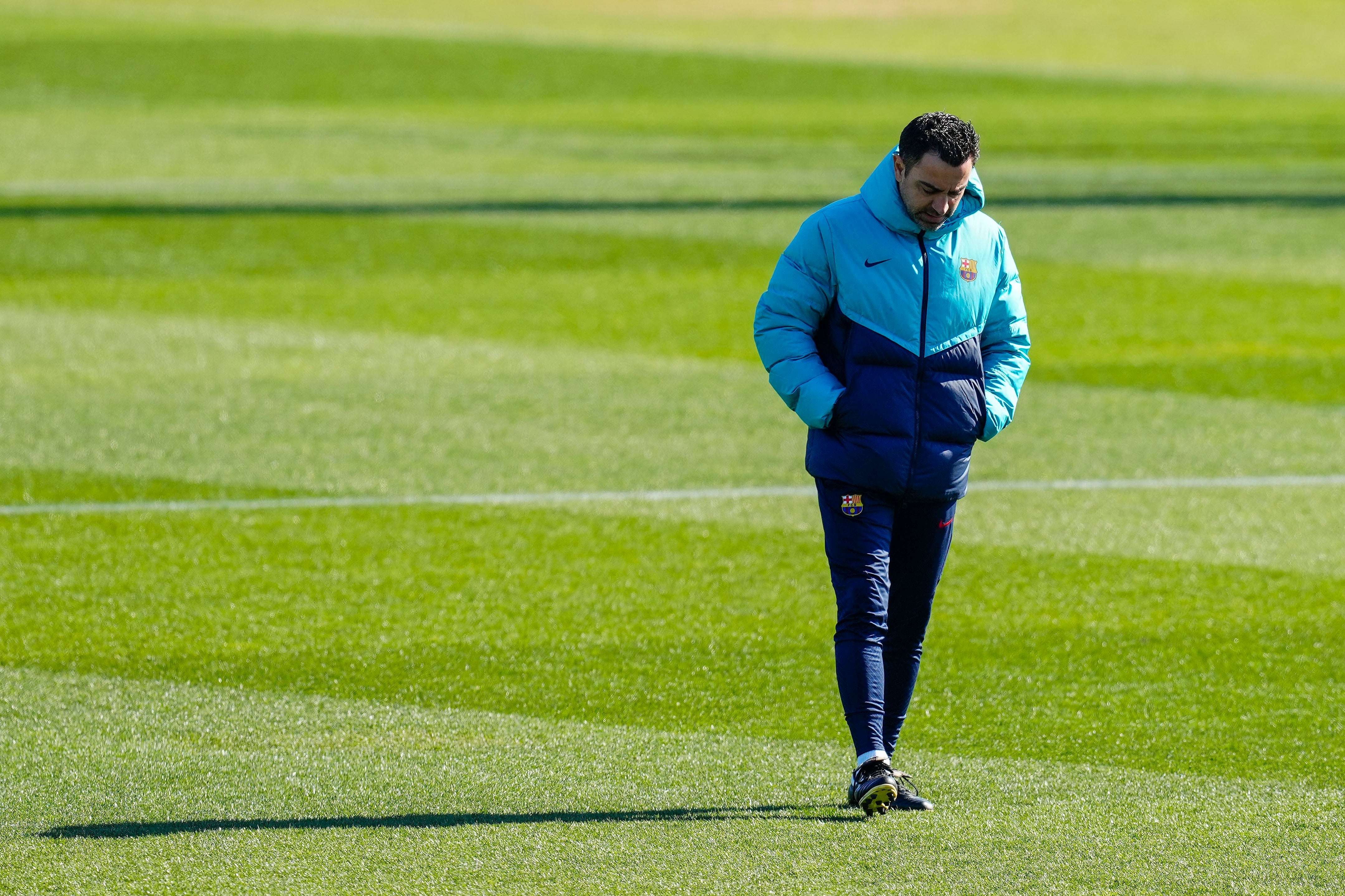 El entrenador del FC Barcelona, Xavi Hernandez, durante el entrenamiento del equipo azulgrana este miércoles