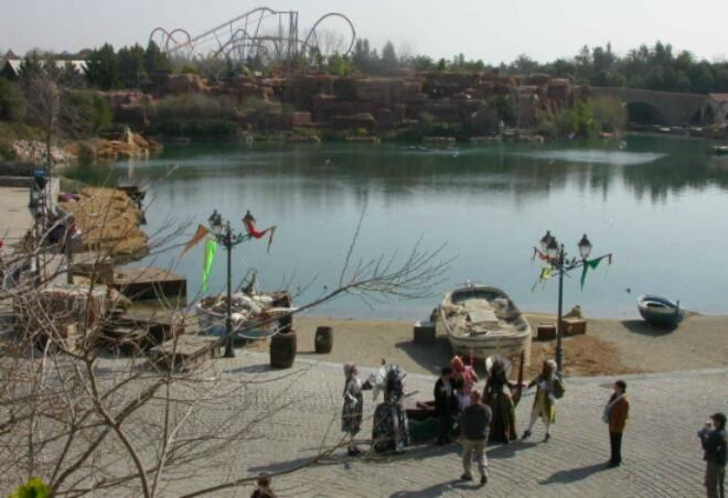 Vista general de l'àrea de la Mediterrània de Port Aventura.