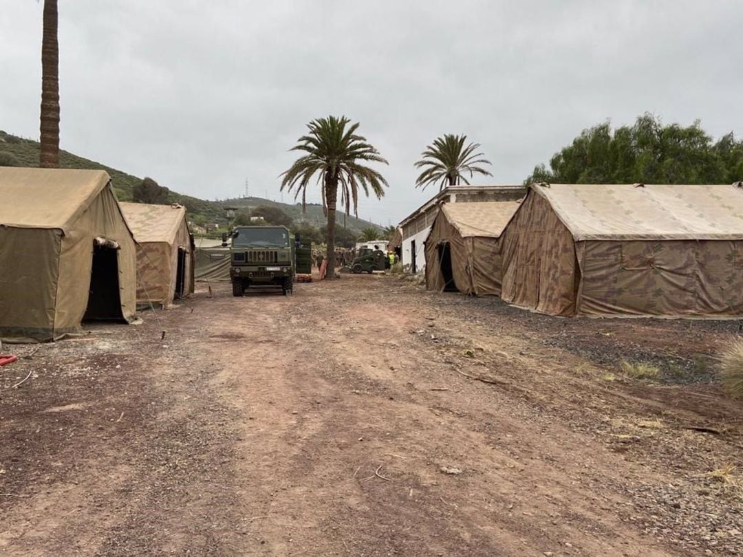 Campamento para inmigrantes instalado por el Ejército de Tierra en el antiguo polvorín de &#039;Barranco Seco&#039;, en Las Palmas de Gran Canaria 