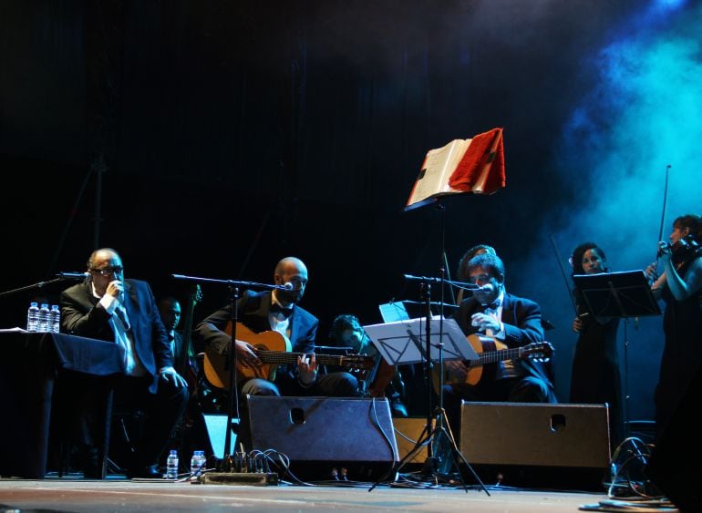 La orquesta catalana consiguió que todo aquel que se acercó a disfrutar de la música en directo moviera los pies, al son de canciones como la Sarandonga.