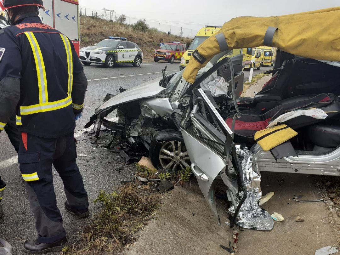 El accidente de San Martín de la Vega ha ocurrido en el kilómetro 2 de la M-307 alrededor de las 13:30 horas de este jueves tras el choque frontal de dos turismos.