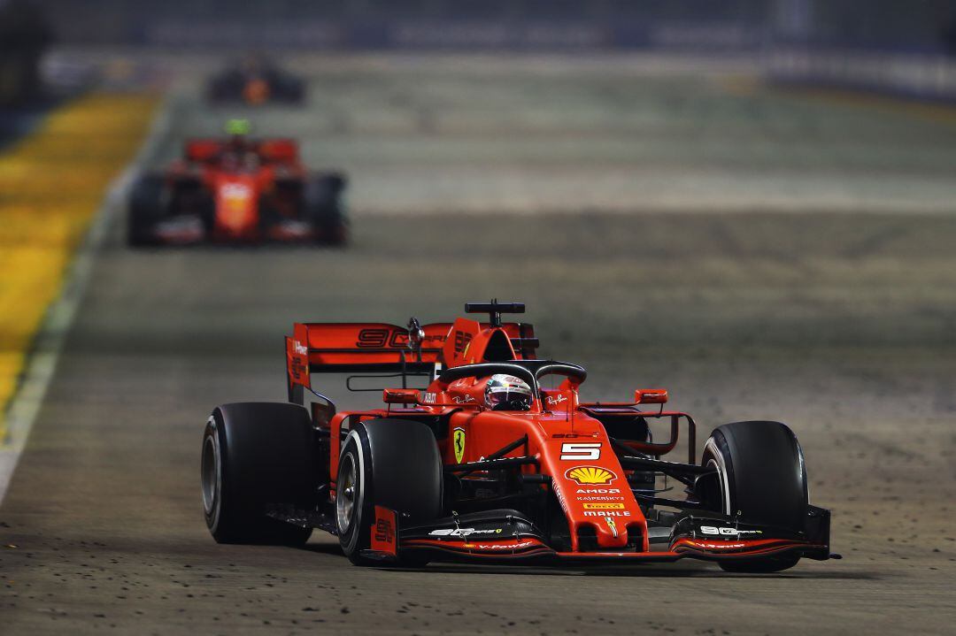 Sebastian Vettel gana en Marina Bay