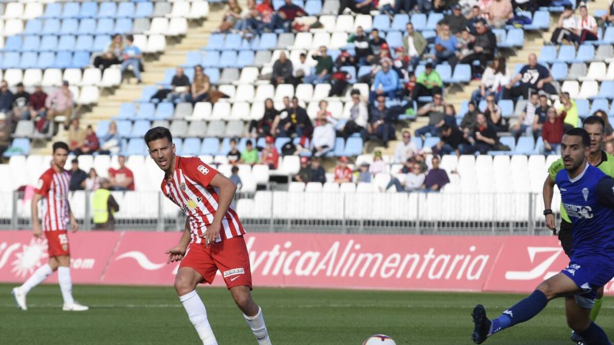 Juan Carlos Real renovará en caso de ascenso a Primera