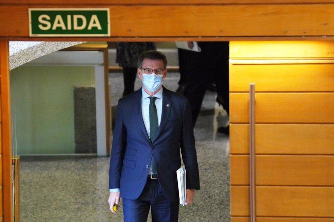 Feijóo entrando en el Parlamento de Galicia