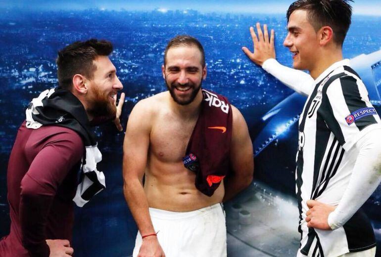 La foto de Messi, Higua&iacute;n y Dybala en el Juventus Stadium