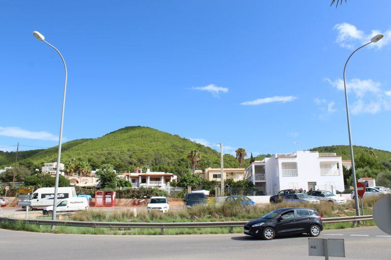 El acceso al barrio de Can Guasch.