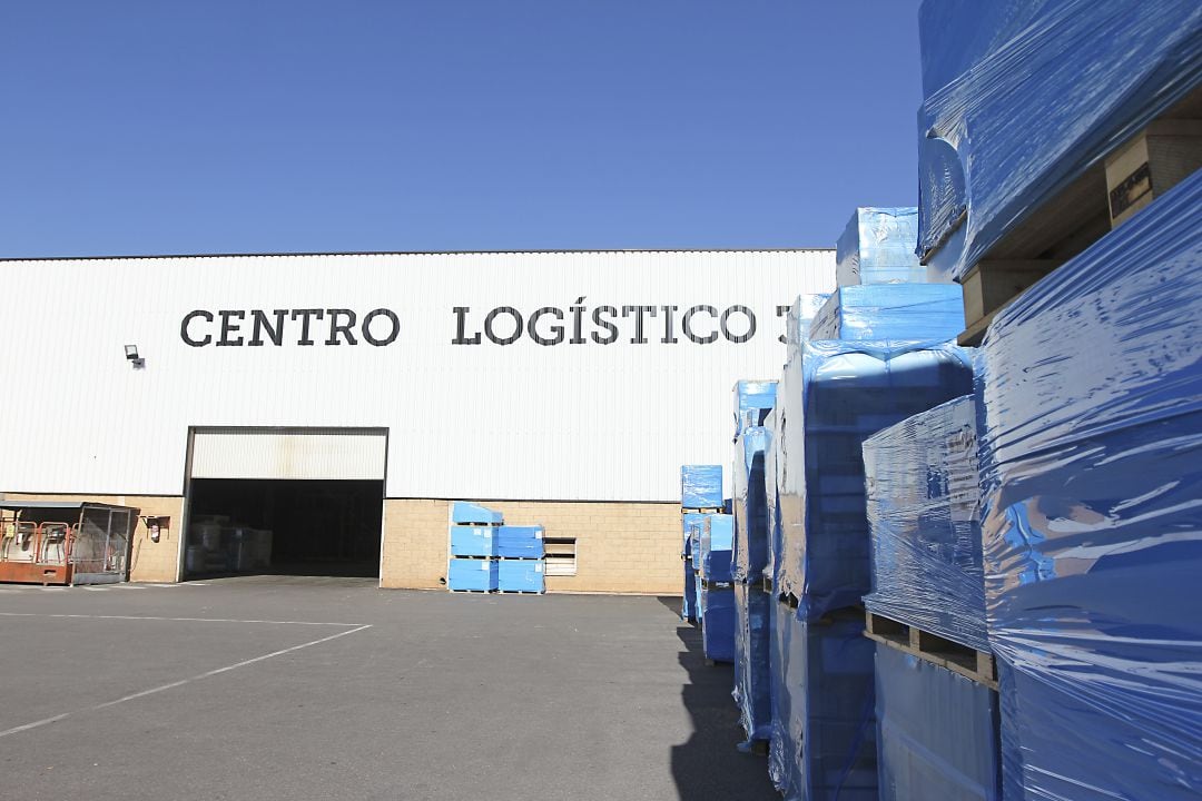 Centro logístico empresa azulejera