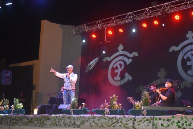 Actuación de Paco Candela en La Granja, primer concierto de ferias