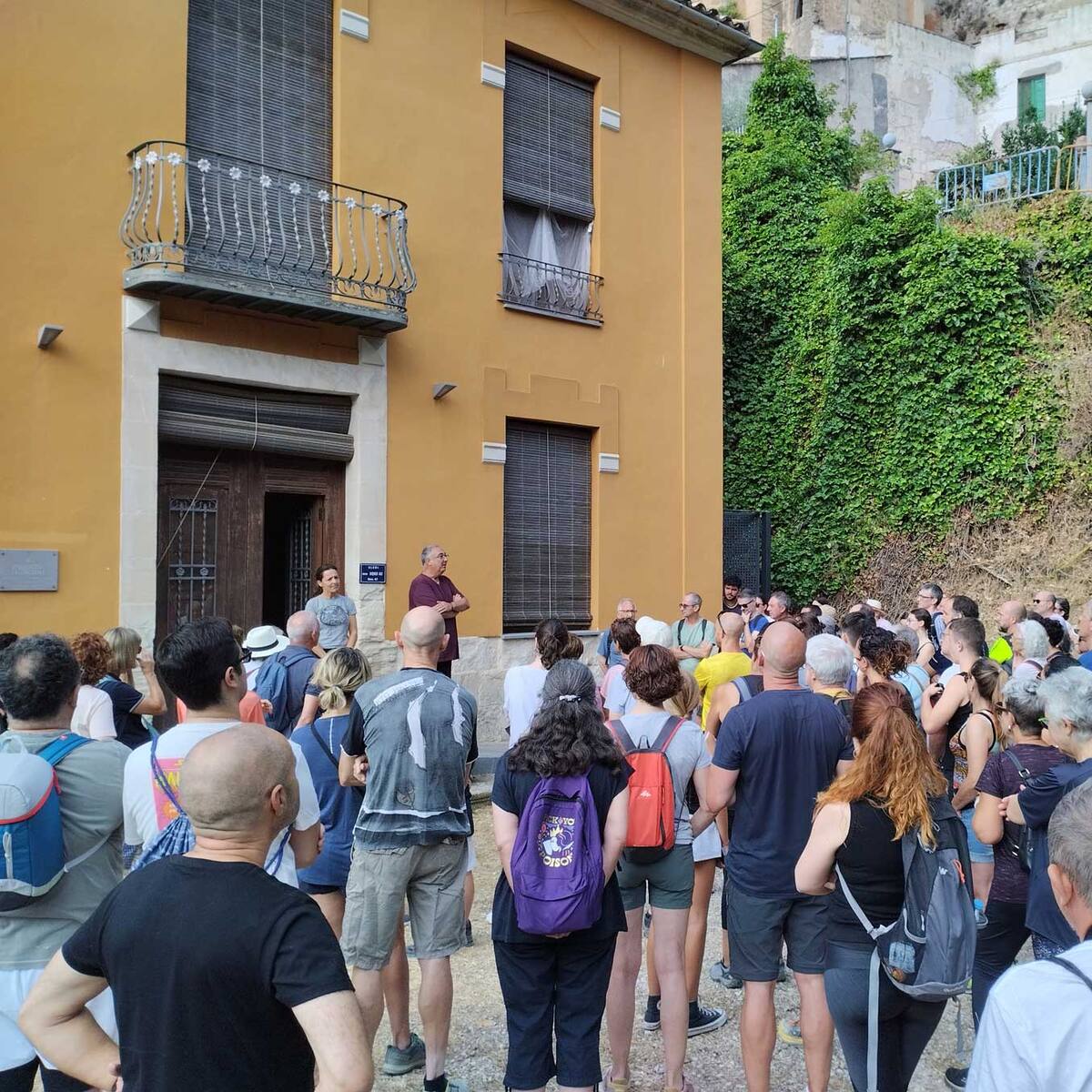 Cerca de 150 personas participan en la jornada de puertas abiertas del yacimiento de El Salt
