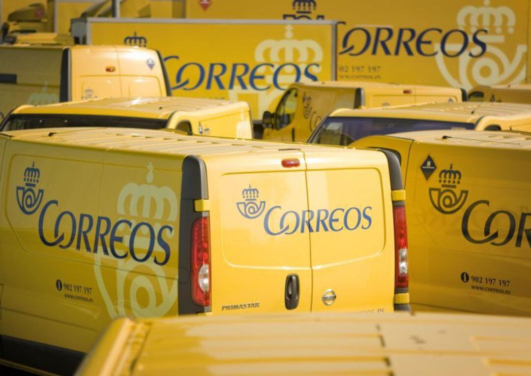 Vehículos de reparto de Correos 